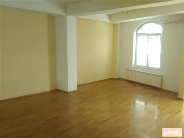 СЕ ИЗДАВА ПРАЗЕН СТАН ЗА КАНЦЕЛАРИИ КАЈ ЛЕОНТИЧ