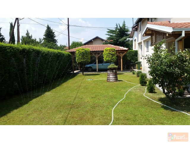 Se Prodava Kukja Vo N.hrom