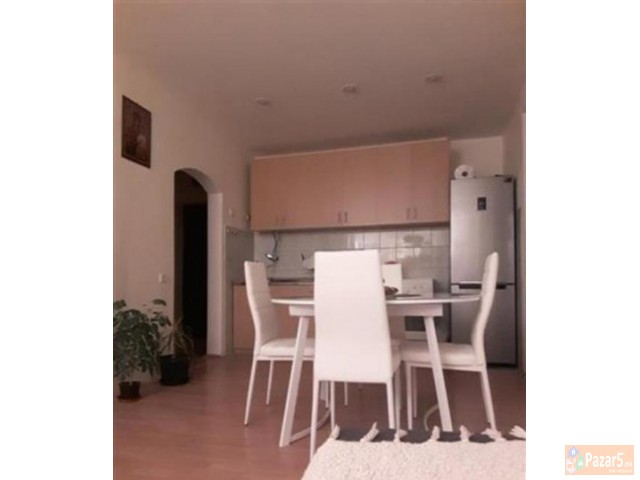 Се продава комплетно реновиран двособен стан