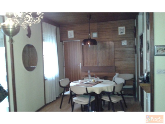 Се продава куќа 400м2 во Козле