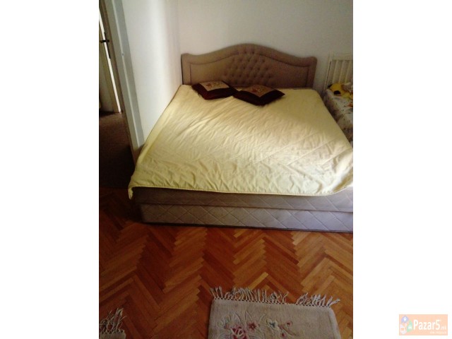 СПАЛНА ФРАНЦУСКИ ЛЕЖАЈ