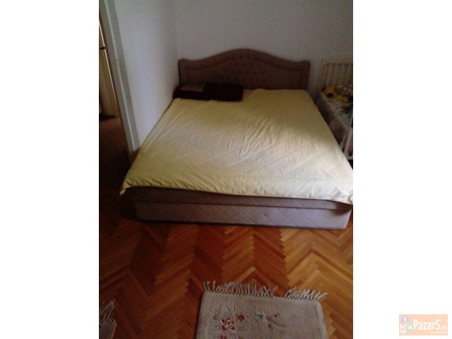 СПАЛНА ФРАНЦУСКИ ЛЕЖАЈ