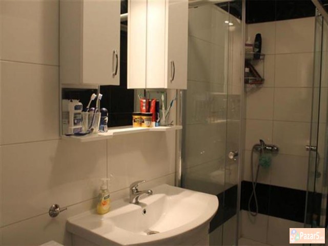 СЕ ИЗДАВА ТРОСОБЕН СТАН ВО АЕРОДРОМ