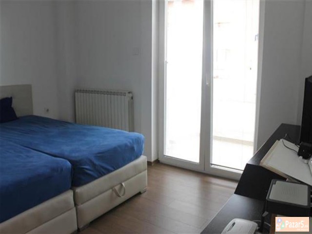 СЕ ИЗДАВА ТРОСОБЕН СТАН ВО АЕРОДРОМ