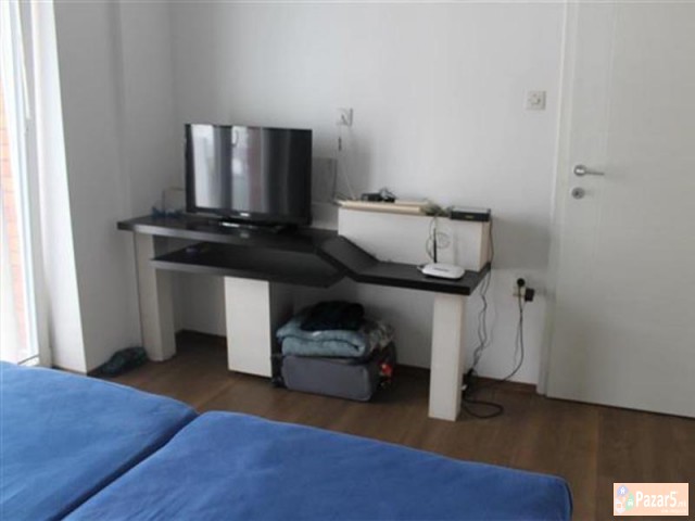 СЕ ИЗДАВА ТРОСОБЕН СТАН ВО АЕРОДРОМ