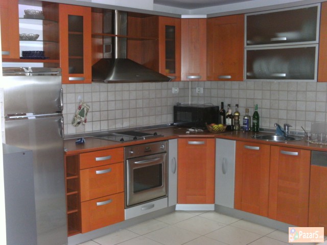 СЕ ПРОДАВА 4-СОБЕН СТАН ВО ДЕБАР МААЛО