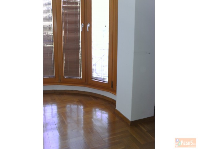 СЕ ПРОДАВА 4-СОБЕН СТАН ВО ДЕБАР МААЛО