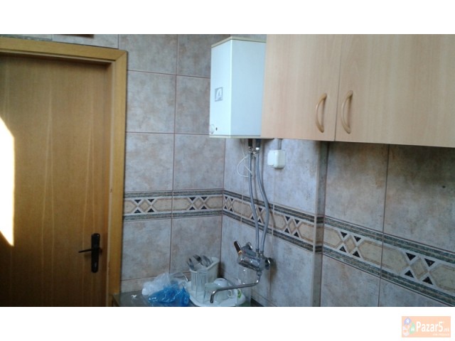 Се изнајмува канцеларија 46м2 во Центар во Палата 