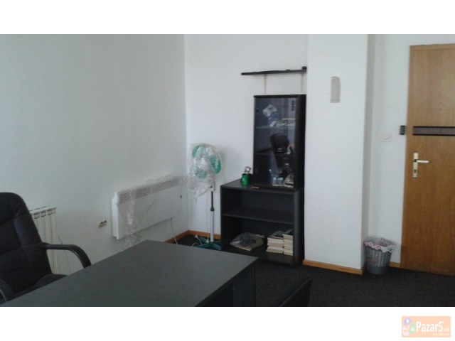 Се изнајмува канцеларија 46м2 во Центар во Палата 