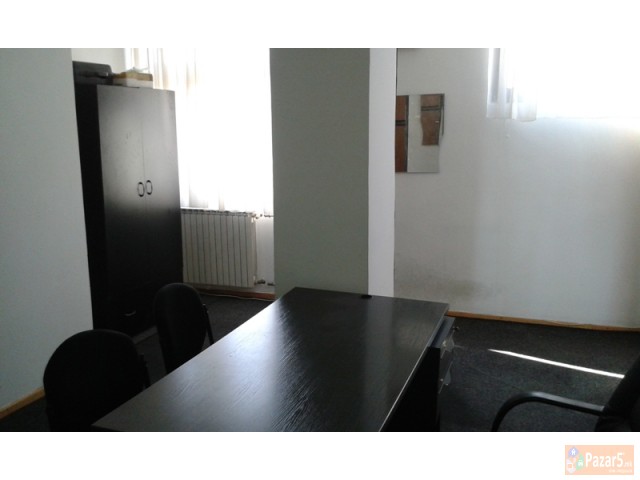 Се изнајмува канцеларија 46м2 во Центар во Палата 