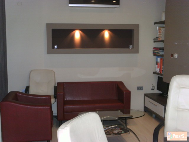 СЕ ПРОДАВА ДЕЛОВЕН ПРОСТОР ВО ЦЕНТАР