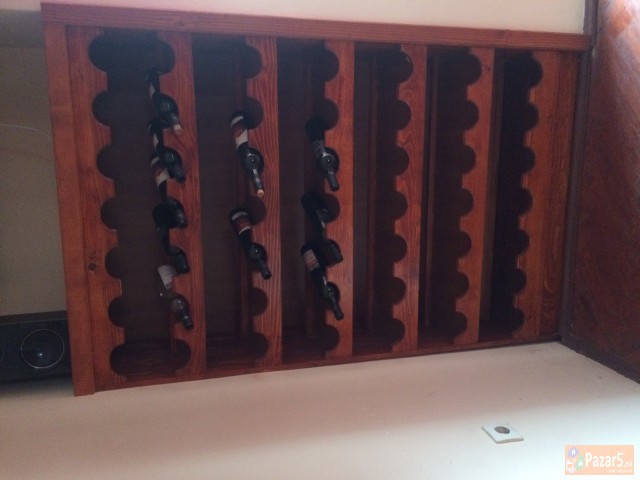 Se Prodava Iventar Za Restoran