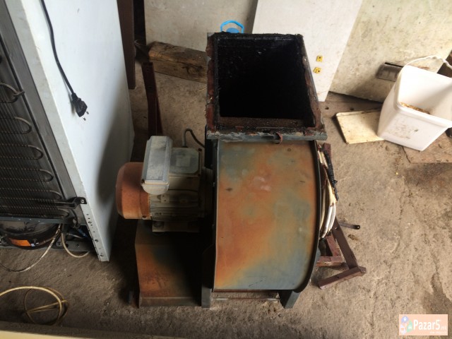 Se Prodava Iventar Za Restoran