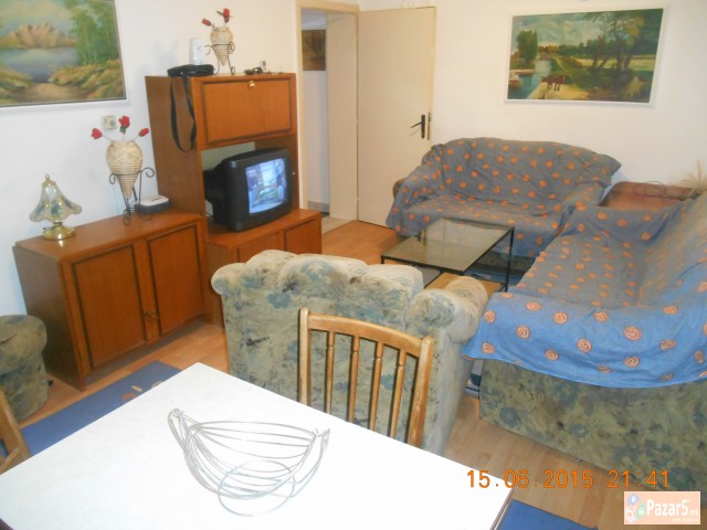 Izdavam Trosoben Stan K.voda