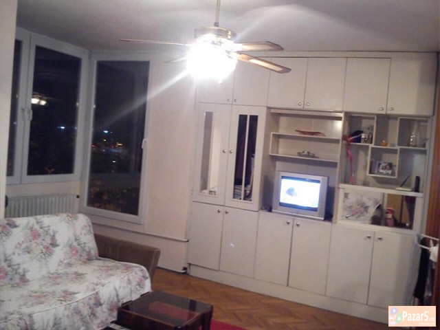 СЕ ИЗДАВА ТРОСОБЕН СТАН ВО ЦЕНТАР