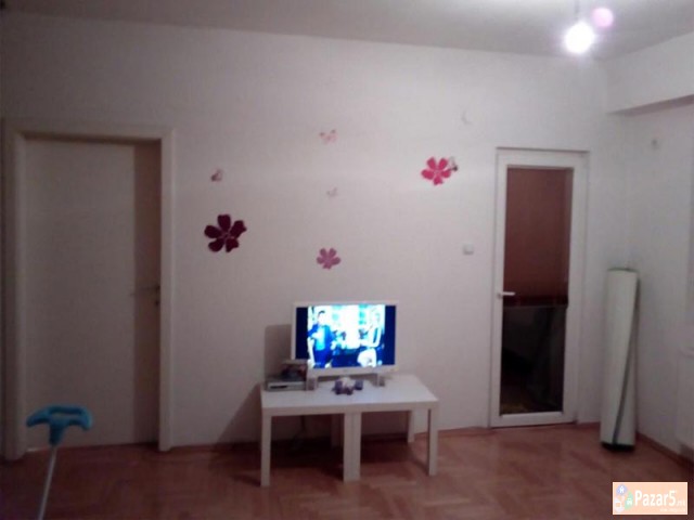 СЕ ИЗДАВА  ТРОСОБЕН СТАН ВО КИСЕЛА ВОДА