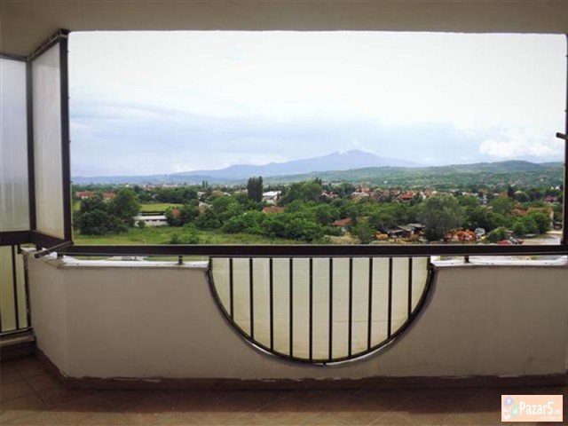 СЕ ИЗДАВА ТРОСОБЕН ПРАЗЕН СТАН ВО НОВО ЛИСИЧЕ