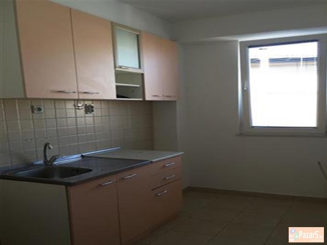 СЕ ИЗДАВА ПРАЗЕН СТАН ВО КИСЕЛА ВОДА