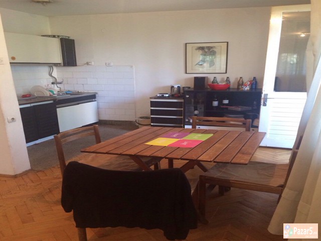 СЕ ИЗДАВА ТРОСОБЕН СТАН КАЈ НОВА ЖЕЛЕЗНИЧКА