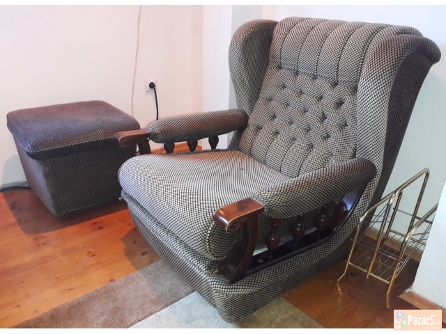 Се продава гарнитура за седење