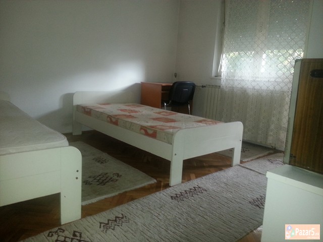 СЕ ИЗДАВА ТРОСОБЕН СТАН ВО АЕРОДРОМ