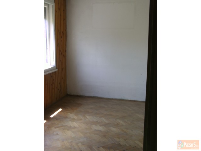 СЕ ПРОДАВА 2-СОБЕН СТАН ВО ЧАИР