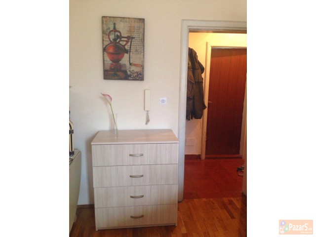 Издавам гарсоњера