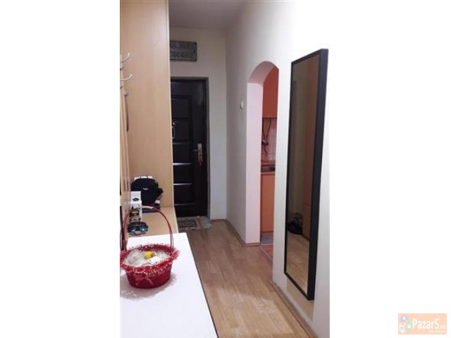 Се продава комплетно реновиран двособен стан во Ае