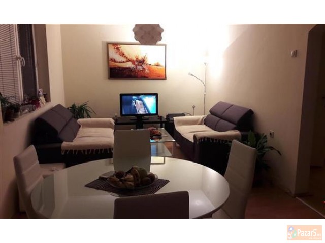 Се продава комплетно реновиран двособен стан во Ае