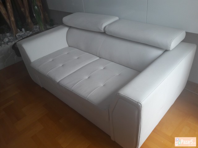 Продавам НОВ бел двосед