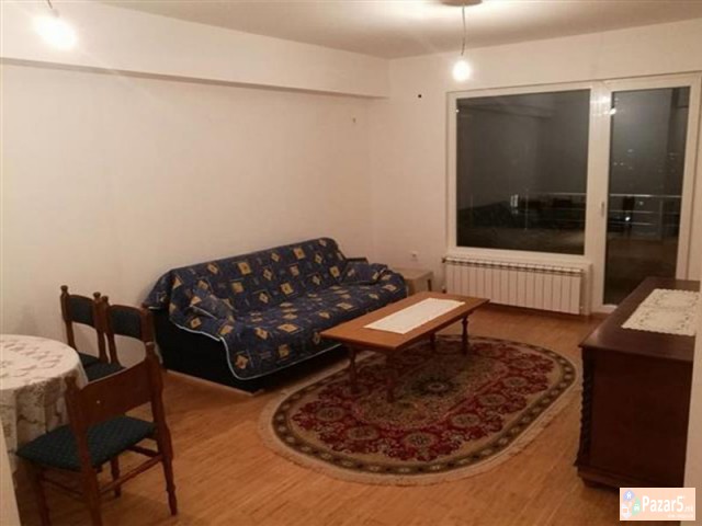 СЕ ИЗДАВА ТРОСОБЕН СТАН ВО АЕРОДРОМ