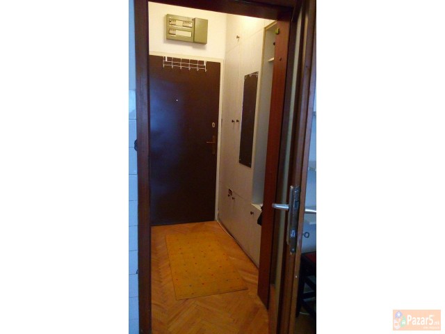 Izdavam Prekrasna Garsonjera