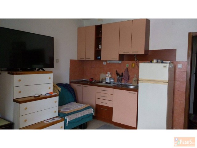 Izdavam Prekrasna Garsonjera