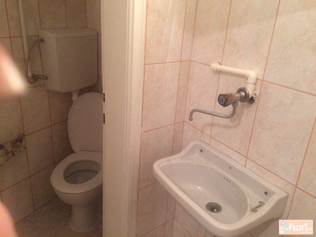 СЕ ИЗДАВА ПРАЗЕН СТАН ЗА КАНЦЕЛАРИИ ВО ДЕБАР МААЛО