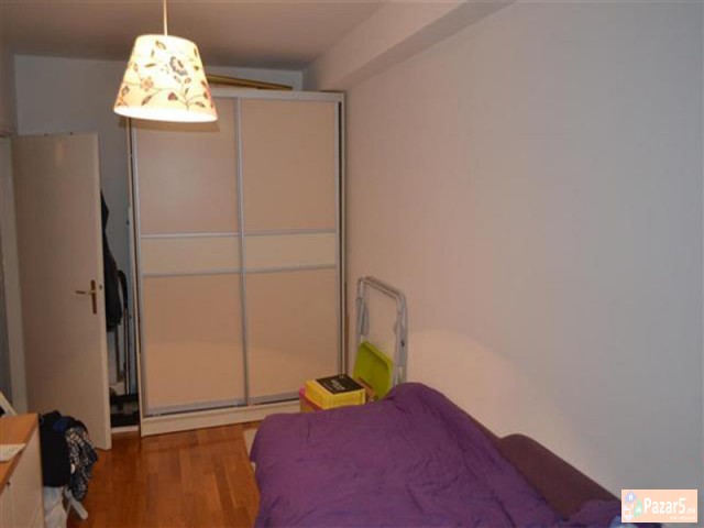 Se Izdava Trosoben Stan Vo Taftalidze 1