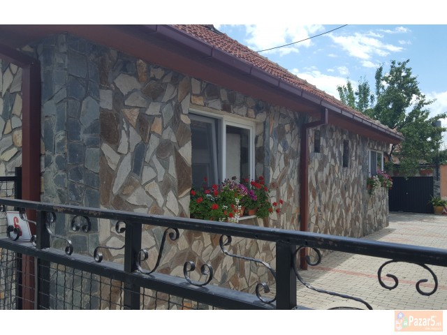 Se Prodava Kukja Vo Nas. Lisice