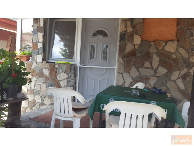 Se Prodava Kukja Vo Nas. Lisice