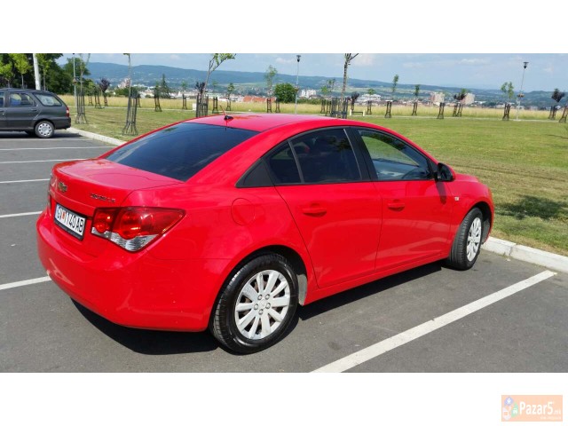 Chevrolet Cruze 16-plin-benzin Extra Sostojba