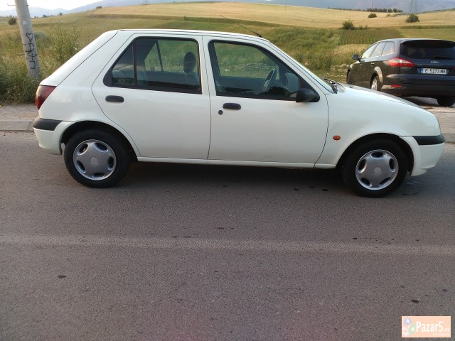 Ford Fiesta 1.3 -so 132.800km Prva Boja