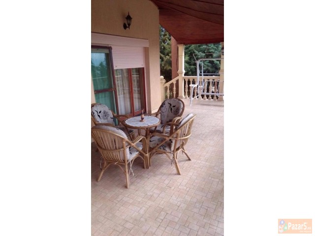 Plac So Kuka Vo Gorno Sonje - Kostan