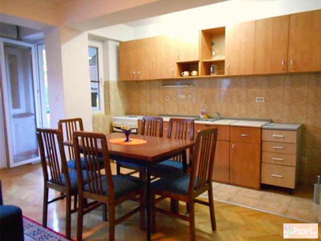 СЕ ИЗДАВА ДВОСОБЕН СТАН ВО КИСЕЛА ВОДА