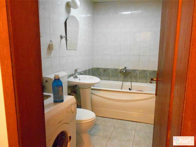 СЕ ИЗДАВА ДВОСОБЕН СТАН ВО КИСЕЛА ВОДА