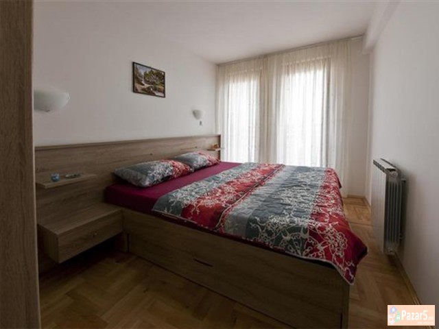 Se Iznajmnuva Dvosoben Stan Vo Centar