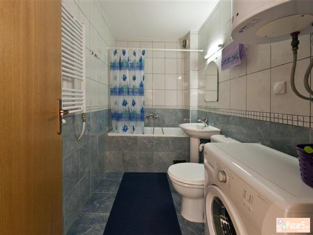 Se Iznajmnuva Dvosoben Stan Vo Centar