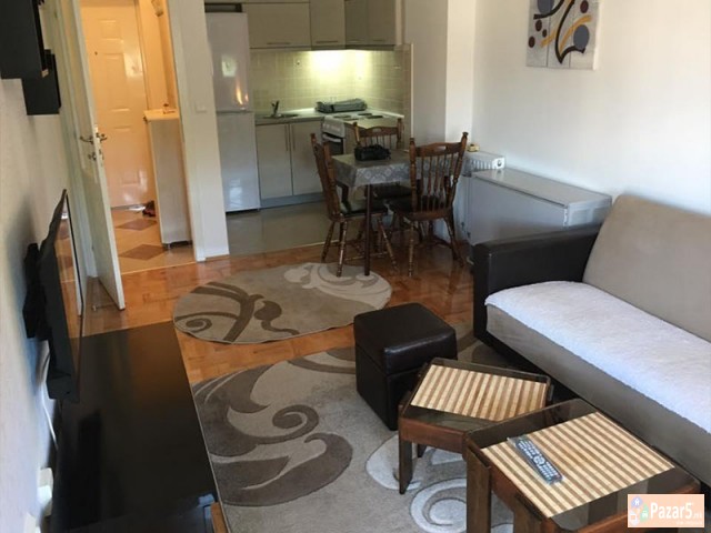 Se Iznajmuva Dvosoben Stan Vo Centar