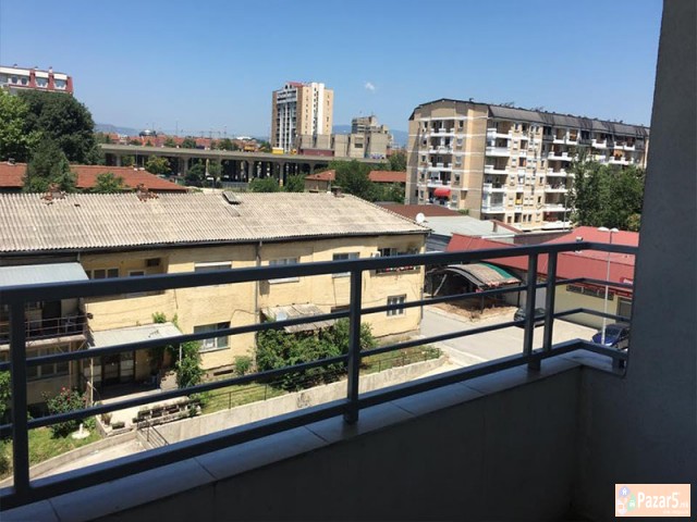 Se Iznajmuva Dvosoben Stan Vo Centar