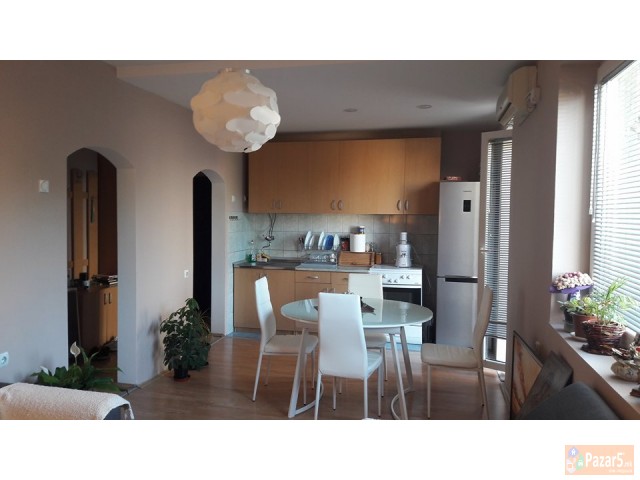 Се продава комплетно реновиран стан во Аеродром