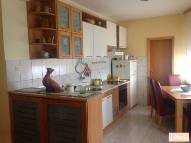 СЕ ИЗДАВА 3-СОБЕН НАМЕСТЕН СТАН ВО КИСЕЛА ВОДА