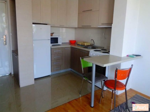 СЕ ИЗДАВА ДВОСОБЕН СТАН КАЈ НОВА ЖЕЛЕЗНИЧКА