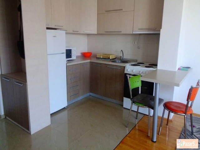 СЕ ИЗДАВА ДВОСОБЕН СТАН КАЈ НОВА ЖЕЛЕЗНИЧКА